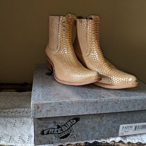 Freebird by Steven, Boots